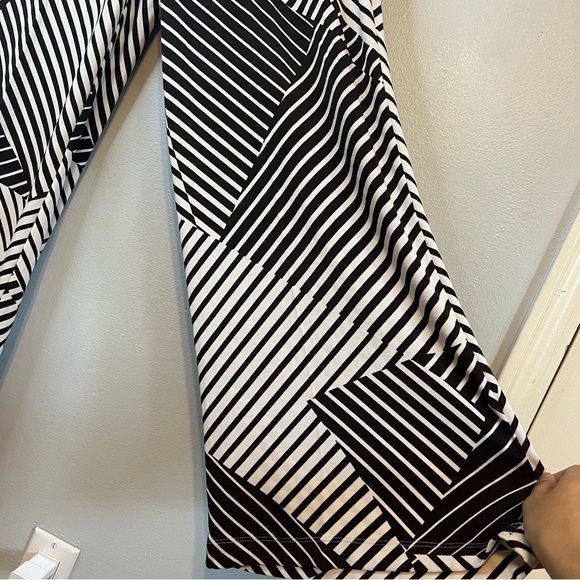 NWT Chicos Travelers Palazzo Wide Leg Pull On Pants Brown White Striped Size L - Picture 4 of 8